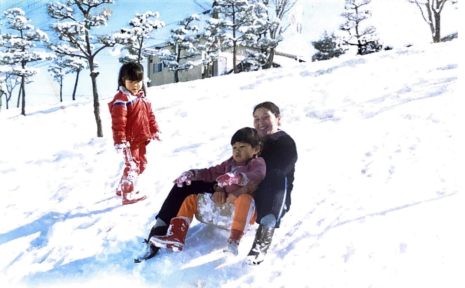 手賀沼を過ごす幼い頃の大岩彩乃院長